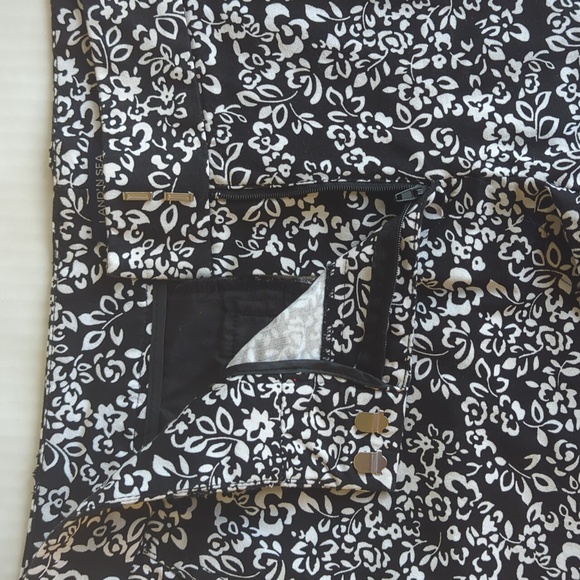 NWT Land'N Sea Floral Shorts 10 Black White Pockets Pattern - Picture 7 of 13
